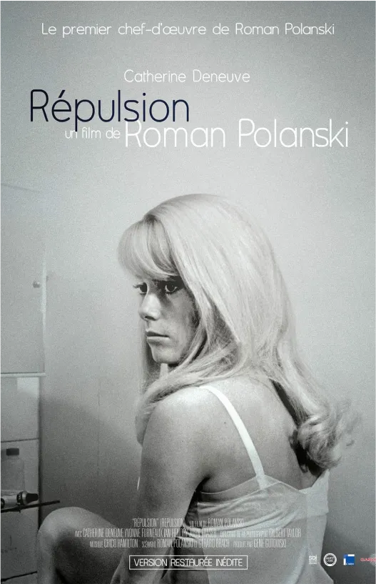 une femme blonde en noir et blanc regarde derrière elle avec un air effrayé, affiche du film répulsions